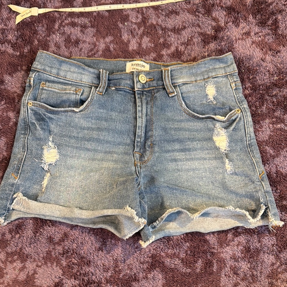 Woman’s sz 8 Kensie Blue jean Shorts high rise short
